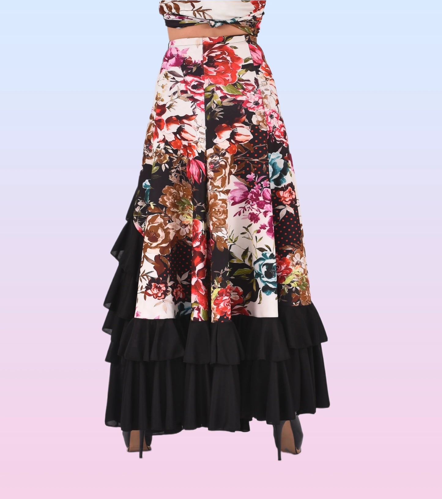 Flemish skirt with floral print. Neoprene and elastic resistant fabric